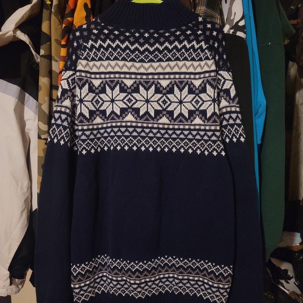 Men's Navy Blue Winter Sweater - Picture 6 of 7